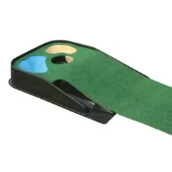 Masters Deluxe Hazard Putting Mat With Ball Return System Â